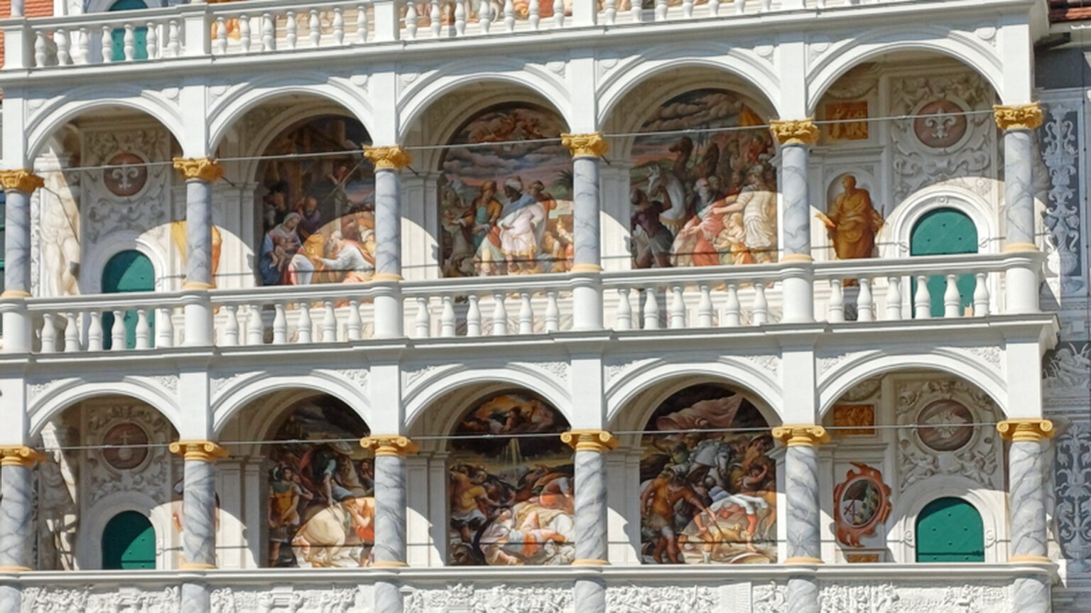 20250820 02 Dresden Der Immenhofdes Schlosses wird weiter renoviert